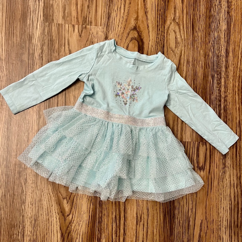 OshKosh B’gosh girls 9 month snowflake dress
